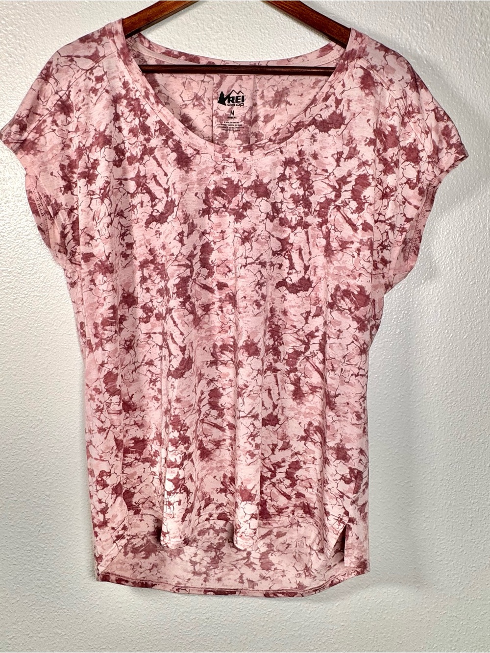 Rei Co-Op Women’s Size M Pink Sleeveless Cap Sleeve Tie-Dye Pattern Shirt